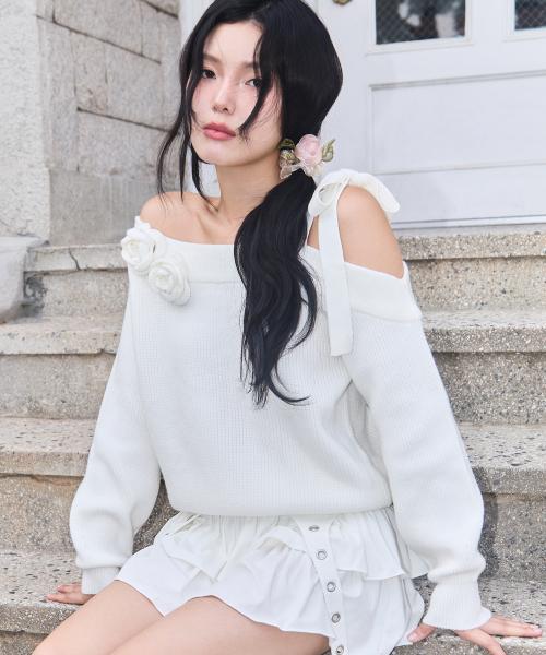 블룸 보우 오프숄더 니트 아이보리