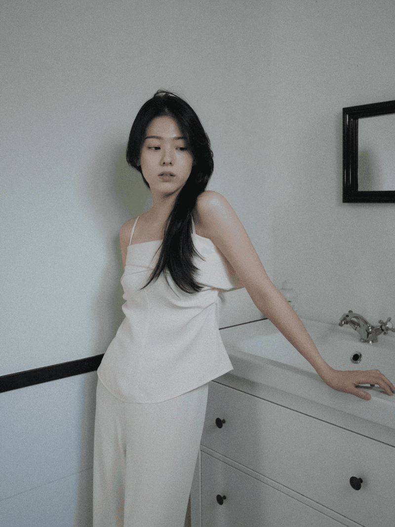 123앙드트와 [NouArté] 벨르 셋업 슬리브리스 블라우스 (아이보리)