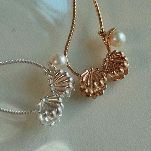 Tiny shells necklace