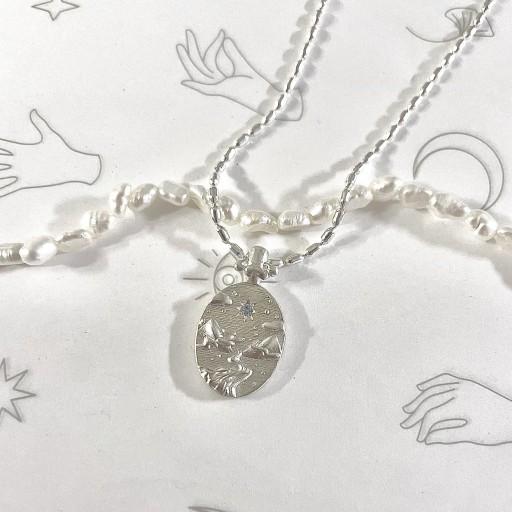 winter moon necklace✌🏻