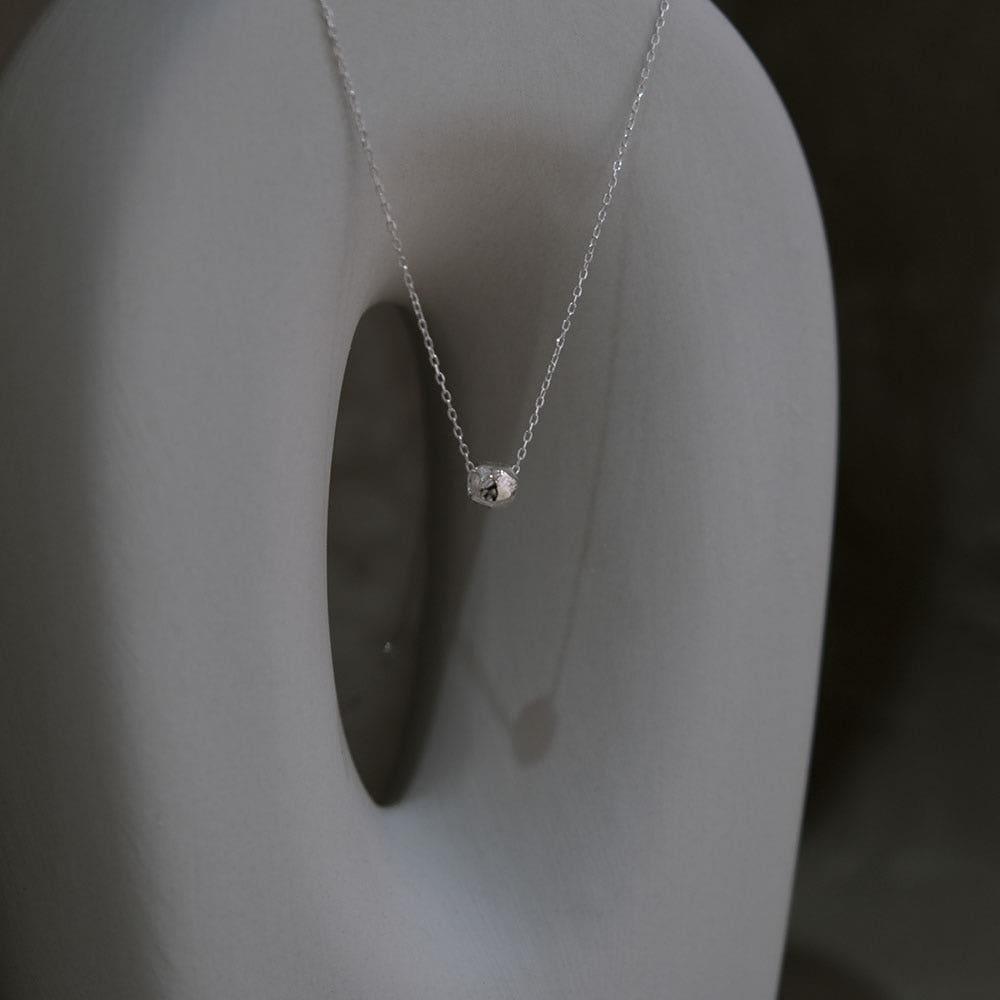 바이오브 comet necklace 실버 볼 목걸이 by Aube