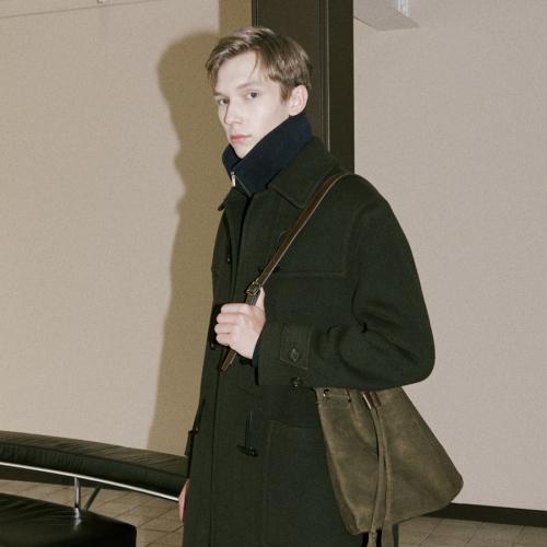 레더스트랩 프린지 스웨이드 버킷백 (FHAGH0402)