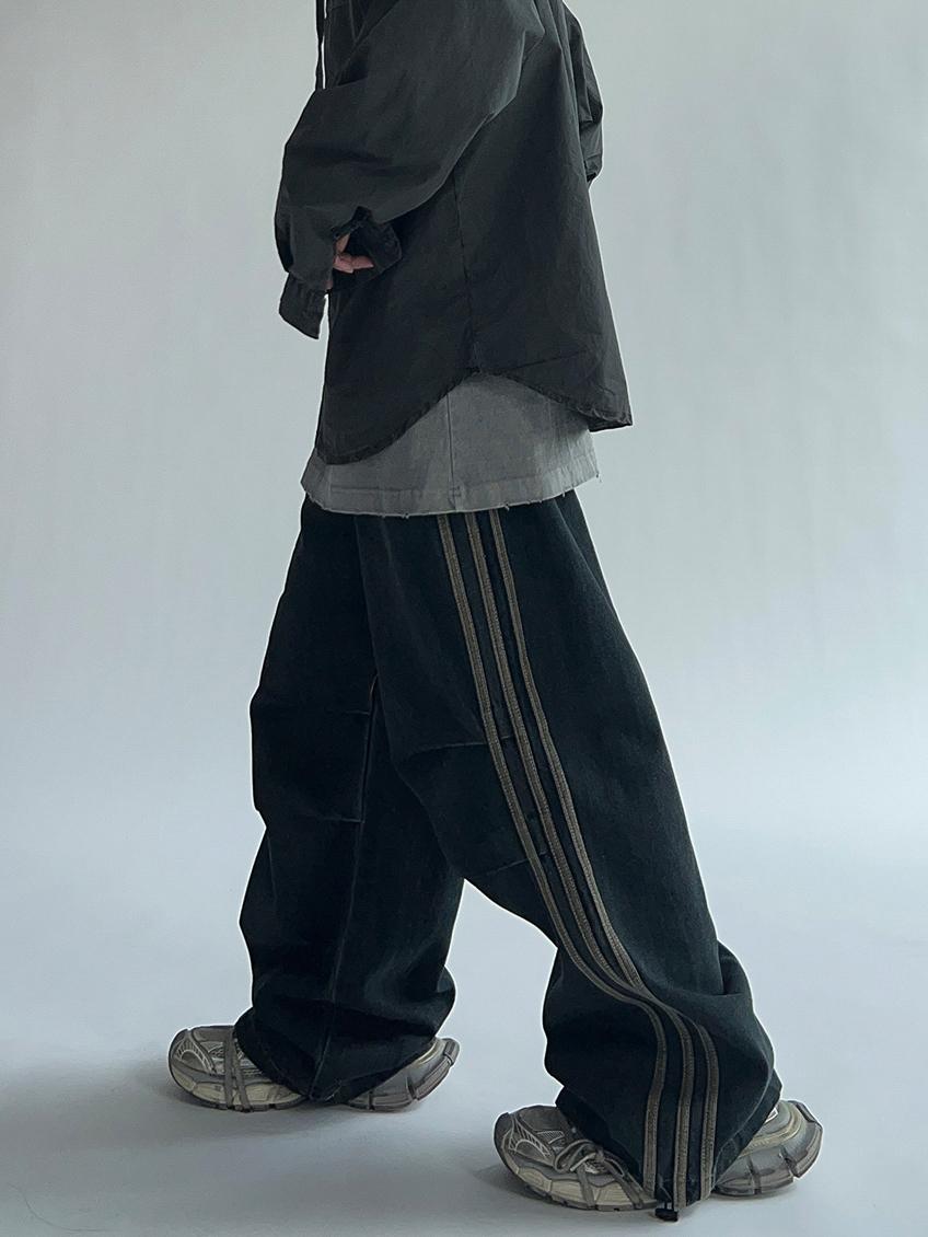 hold track jeans
