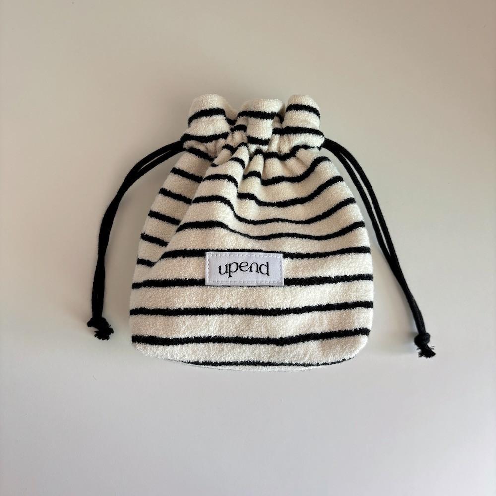 테리 스트링 파우치 Terry String Pouch (black stripe) : upend