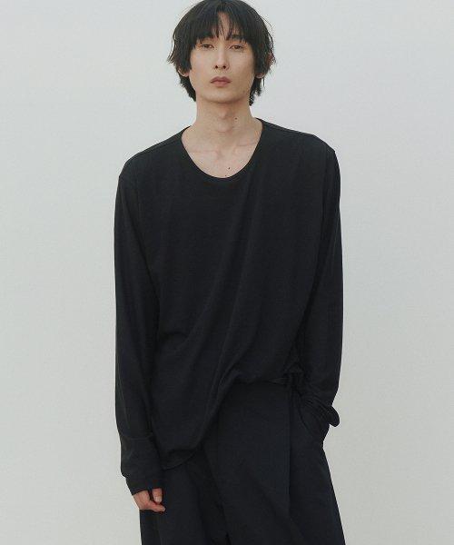 실크 블렌디드 U넥 티셔츠 (블랙)
