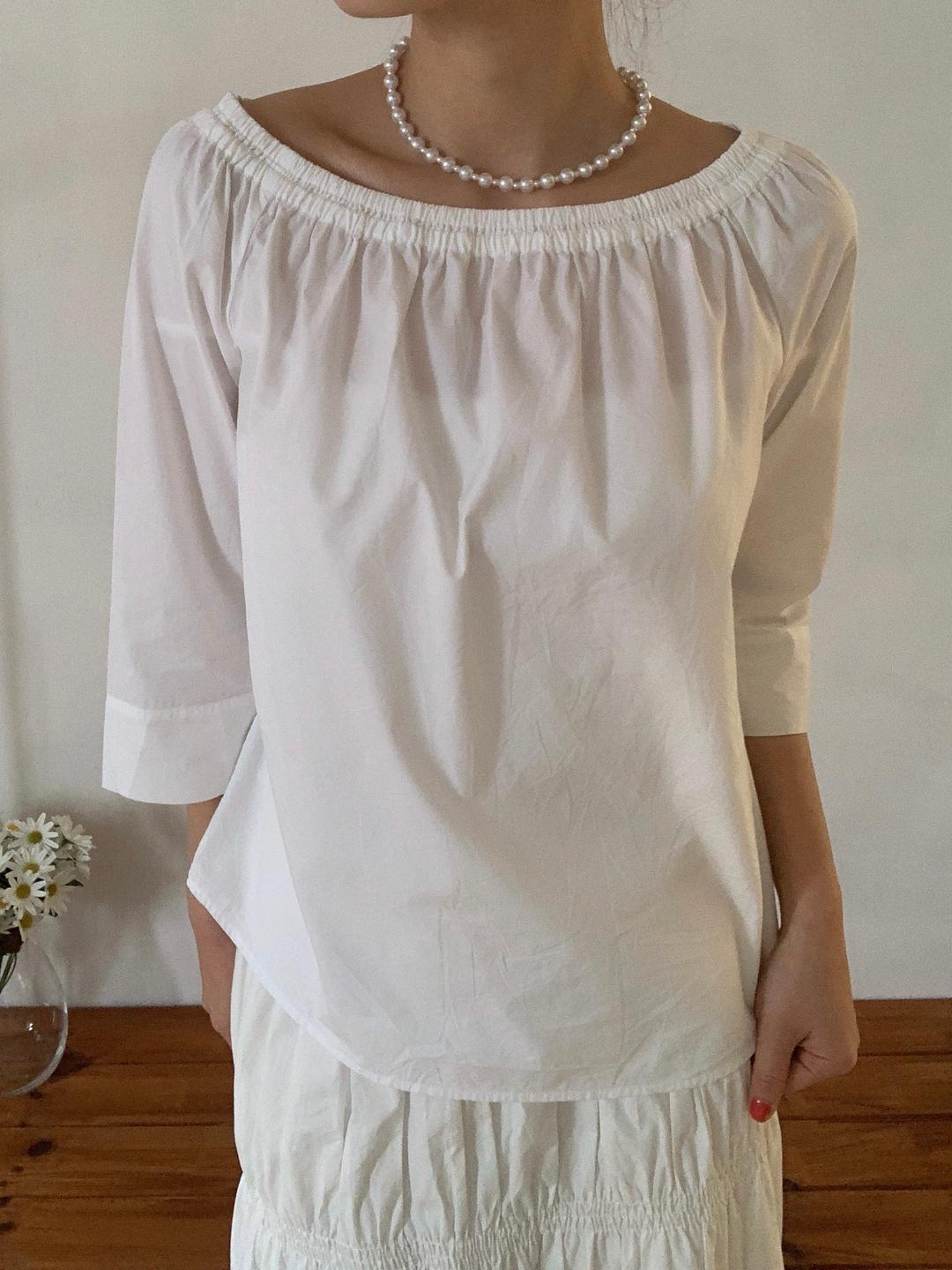 Off-Shoulder Banding Blouse