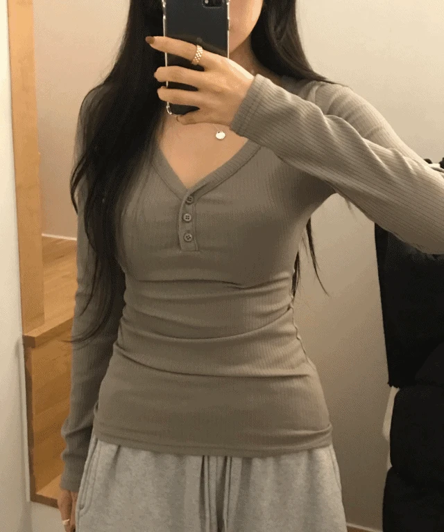롱 슬림 브이넥 버튼 티