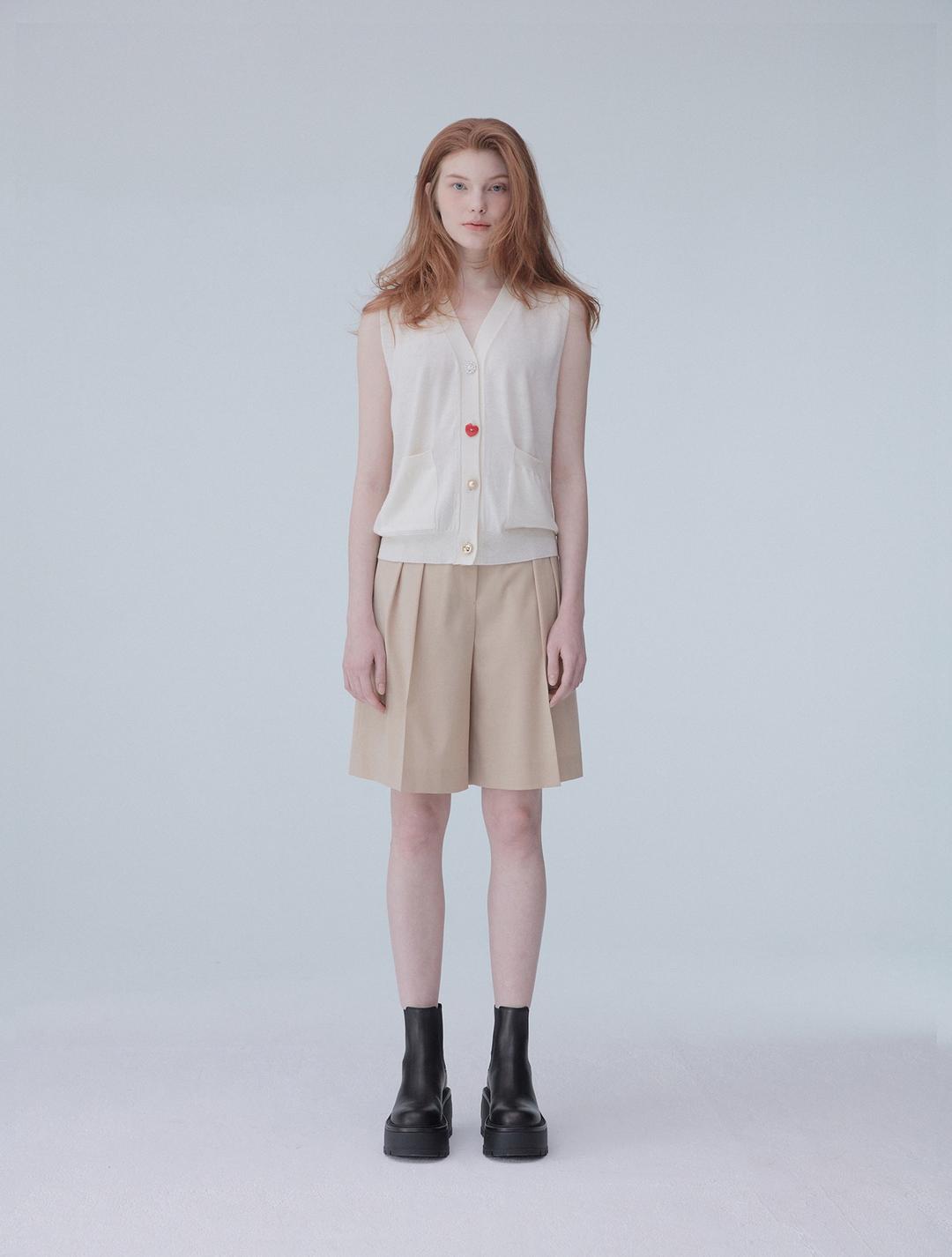 [온앤오프 김세정,조윤희 착용] Custom button v-neck knit vest 003 Ivory