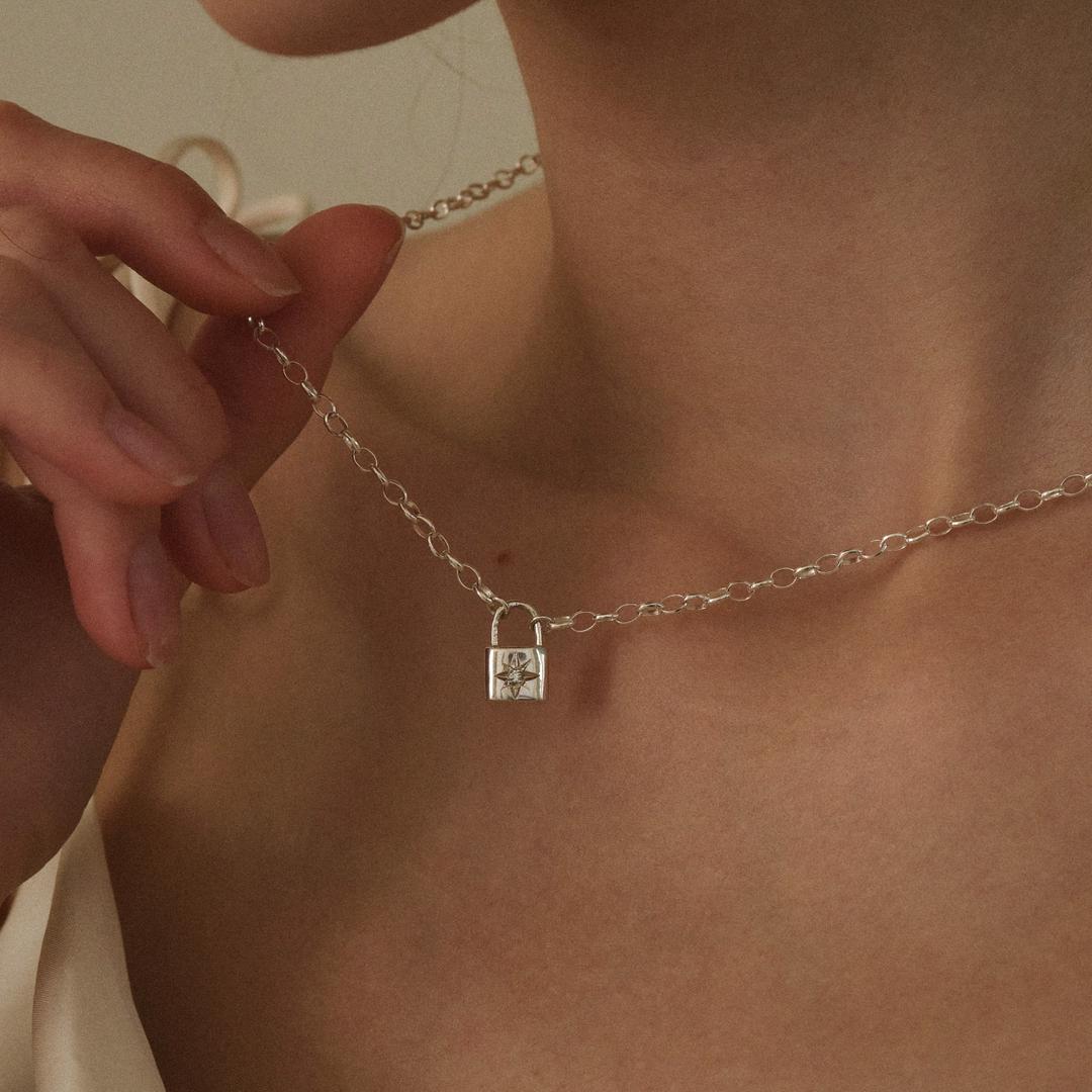 Lock pendant Necklace (별조각)