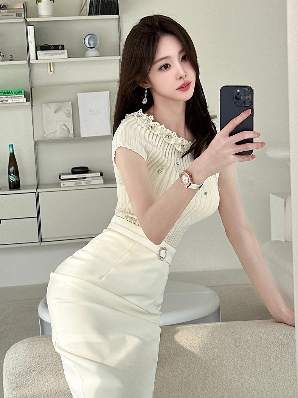 로에드 비즈 니트톱