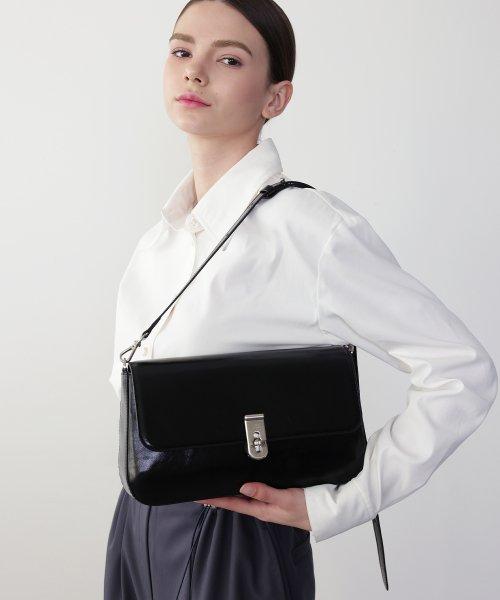 [디오네 바게트 백]Dione Baguette Bag