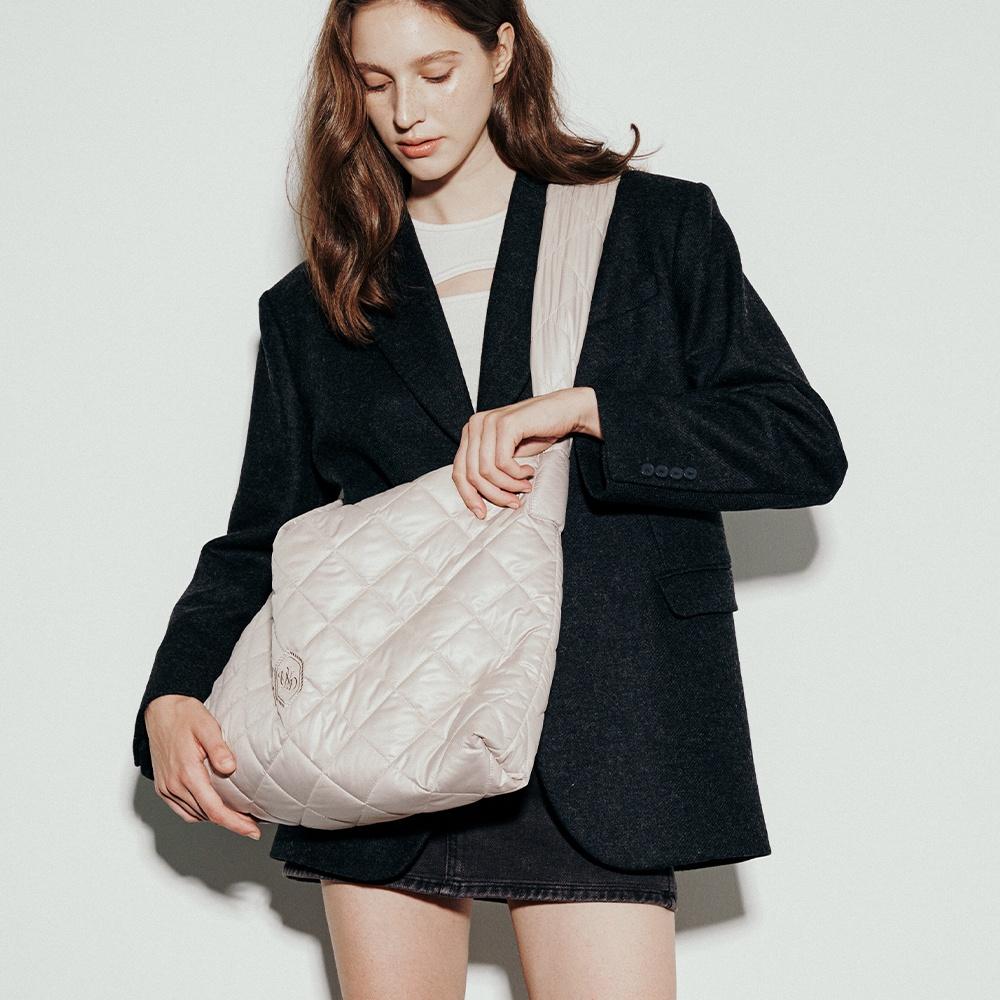 LIND PADDING BAG goldbeige 린드 패딩백 골드베이지