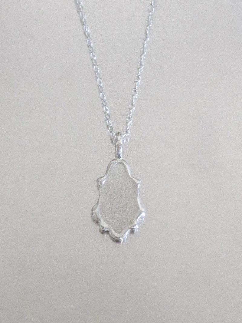 OudStudio - Shield Necklace
