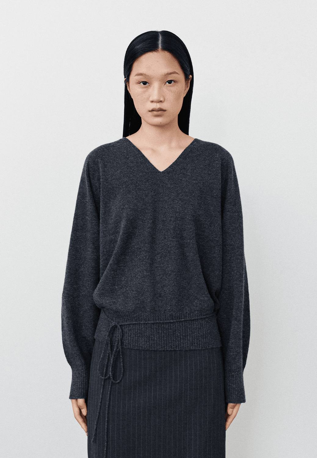 [11/28 예약배송] WHOLEGARMENT V NECK KNIT - CHARCOAL
