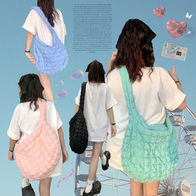 가을 신상 빅사이즈 보부상 제니 퀼팅 엠보 구름 파스텔 컬러 패딩 크로스백 숄더백 여행 큰 가방 짐 빅백 신상
