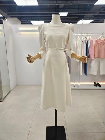 이런 상품 어때요? 잇미샤 벨티드 스퀘어넥 원피스 ITP2YOP770