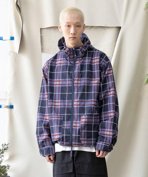 엘엠씨 LMC THORNS PRAYING ROSE LONG SLV RAGLAN TEE black