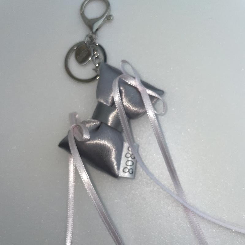 0808 ribbon keyring (charcoal)