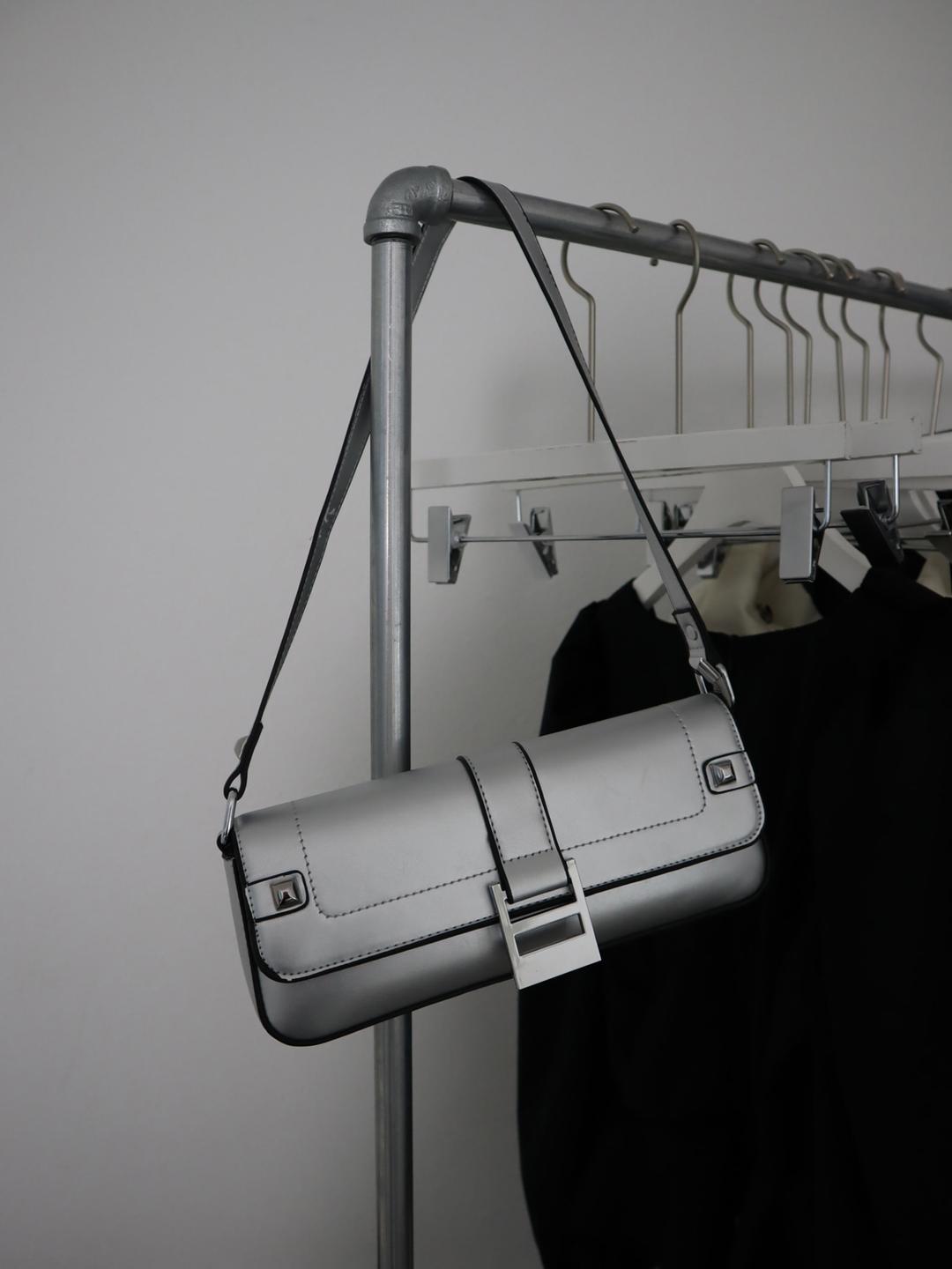 Square baguette bag (sliver, black) *실버당일출고