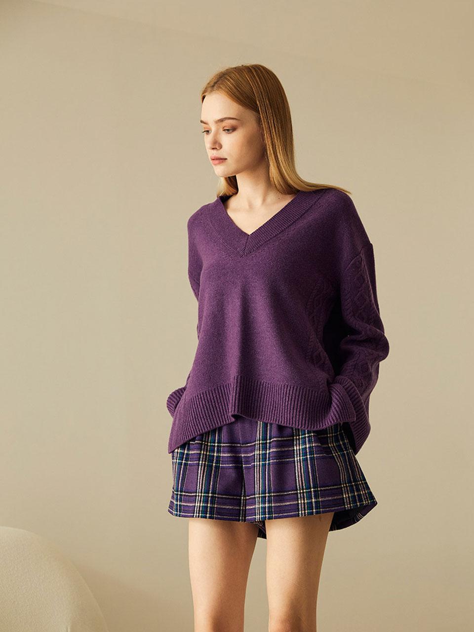 딥 퍼플 브이넥 니트