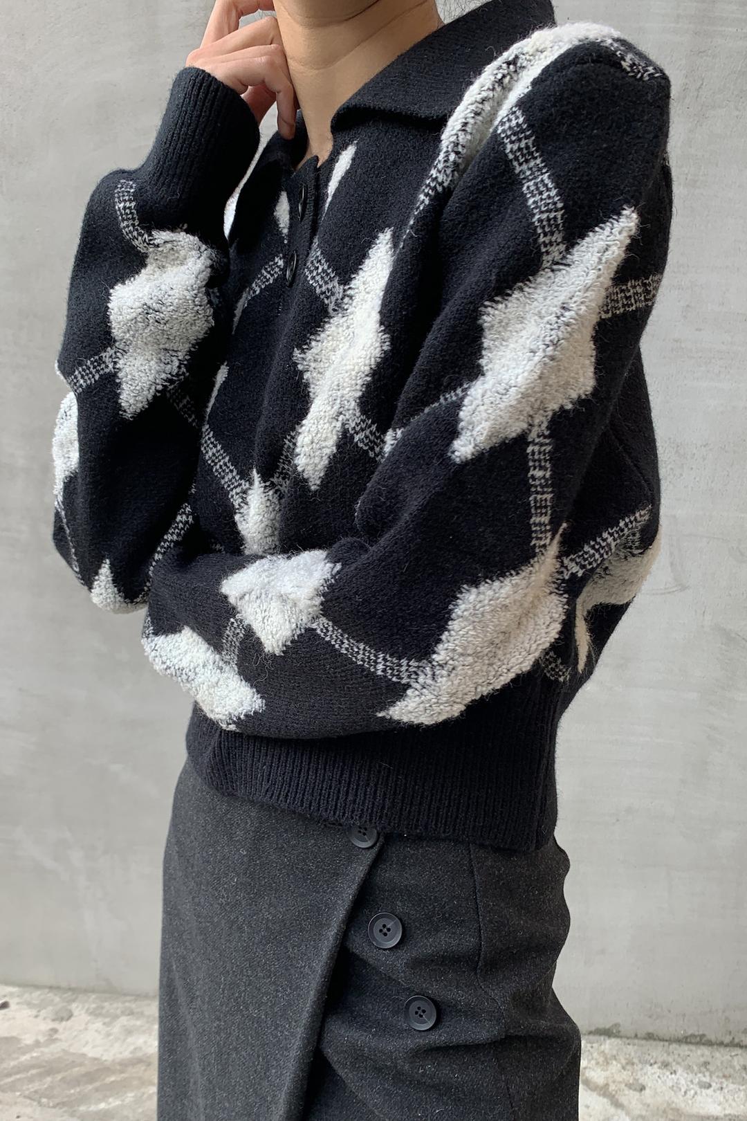 ARGYLE COLLAR KNIT