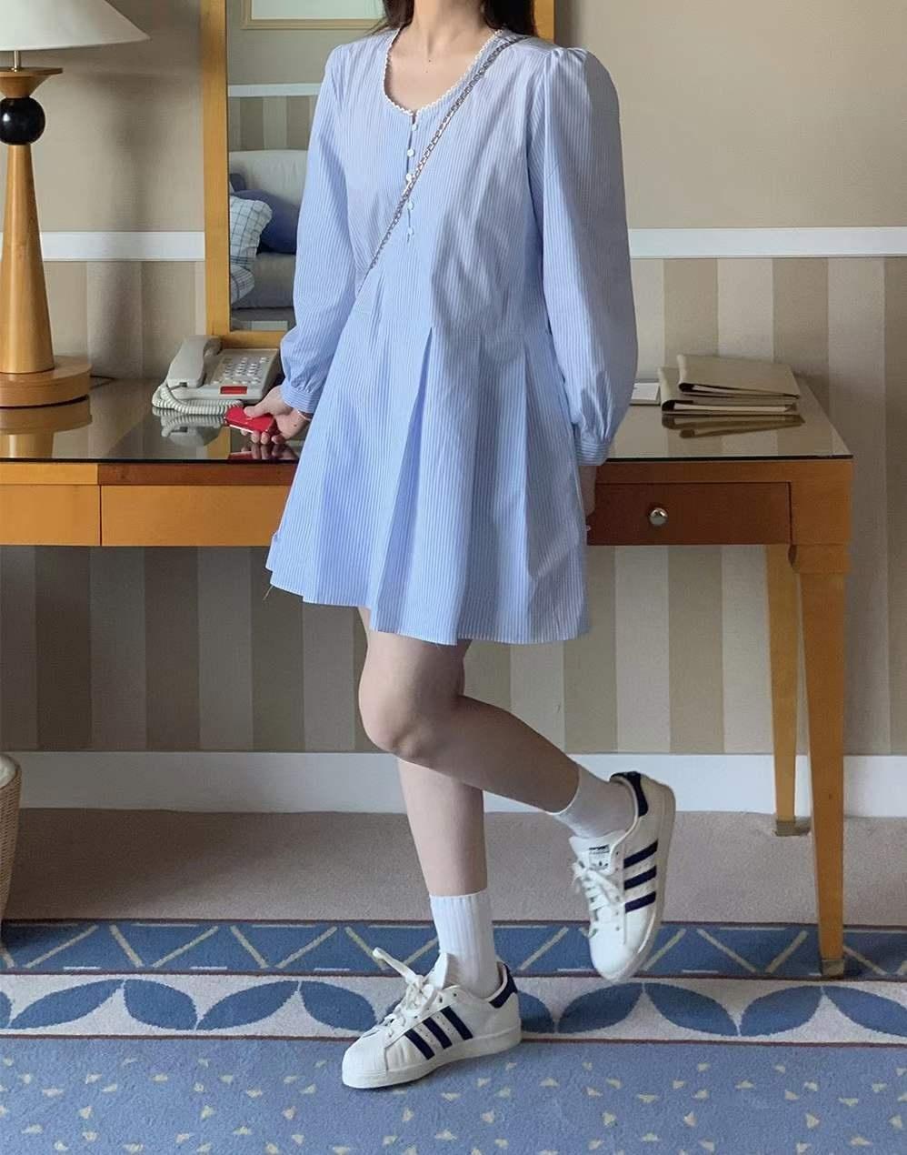 오버핏 사랑스러운 블루/화이트 미니 원피스 드레스 2color 여친룩 데이트룩 캐주얼룩 여행룩 출근룩 일상룩