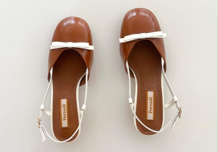 Biscuit Half Sandal  Glossy White & Glossy Retro DownCamel  비스킷 하프 샌들  글로시 화이트 & 글로시 레트로 다운카멜