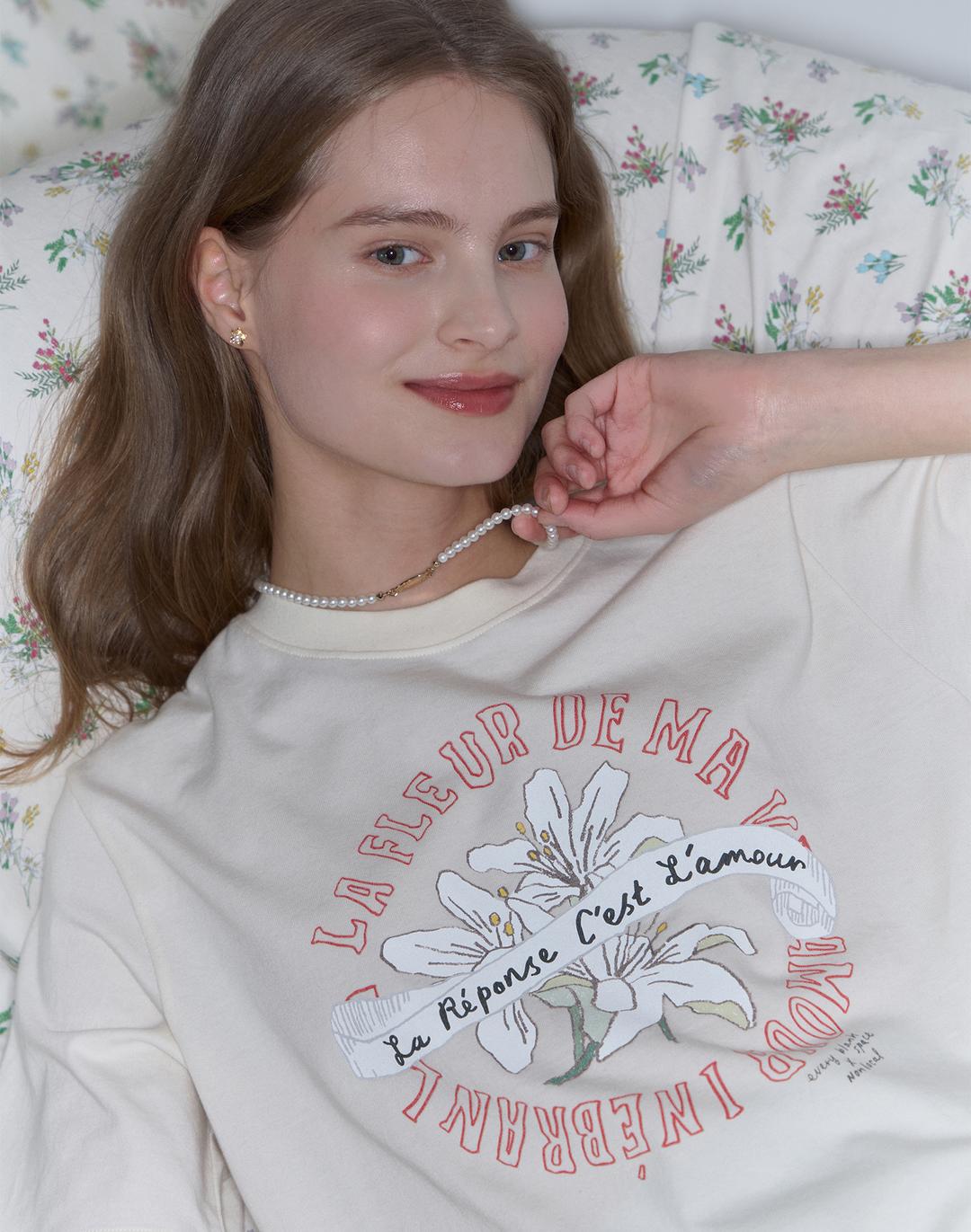 [논로컬 X 이하여백] Lily Hand Drawing T-shirt - Cream Yellow