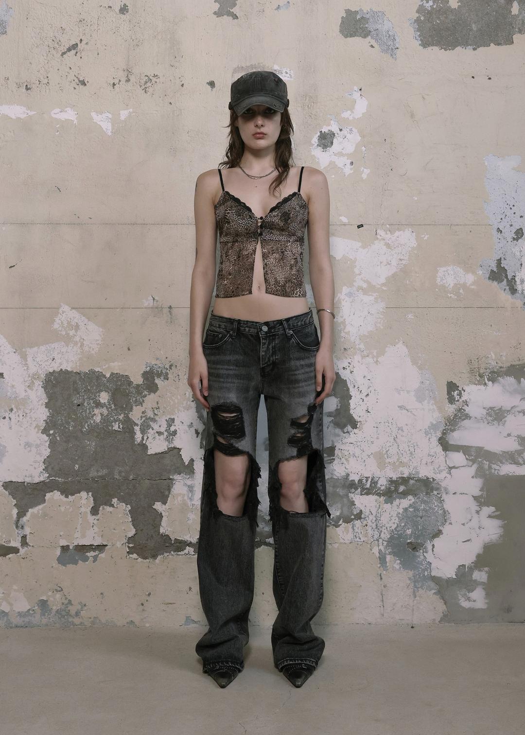 DISTRESSED DEEP GRAY JEANS