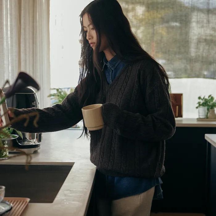 V-neck Wool Cable knit - Brown