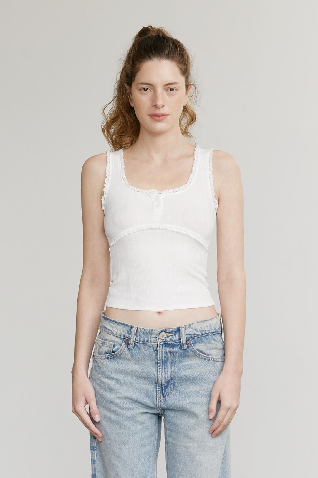 LACE BUTTON SLEEVELESS TOP (WHITE)
