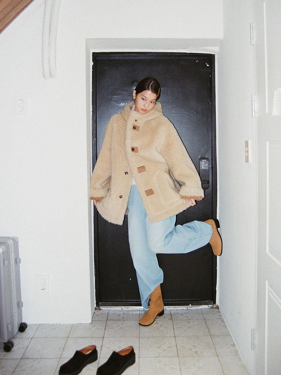 11/11 예약배송) moui Shearing reversible mustang (BEIGE)