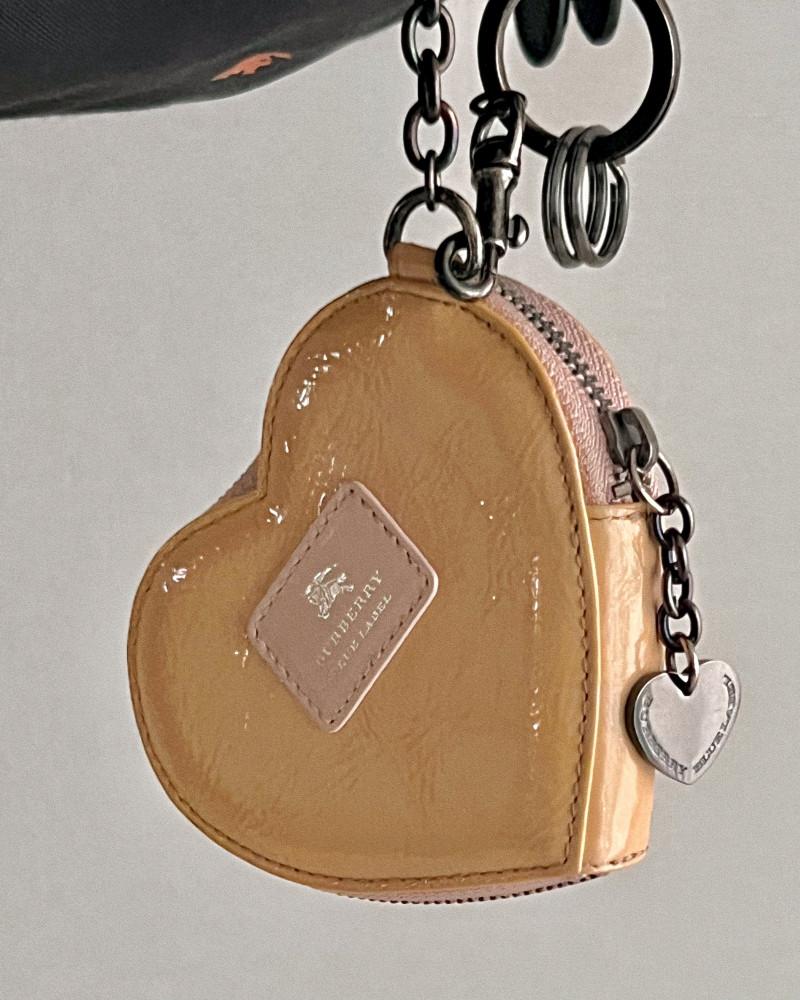 00s heart coin purse (salmon) BURBERRY BLUE LABEL