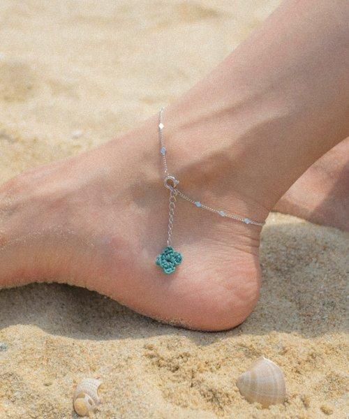 Simple and lucky anklet