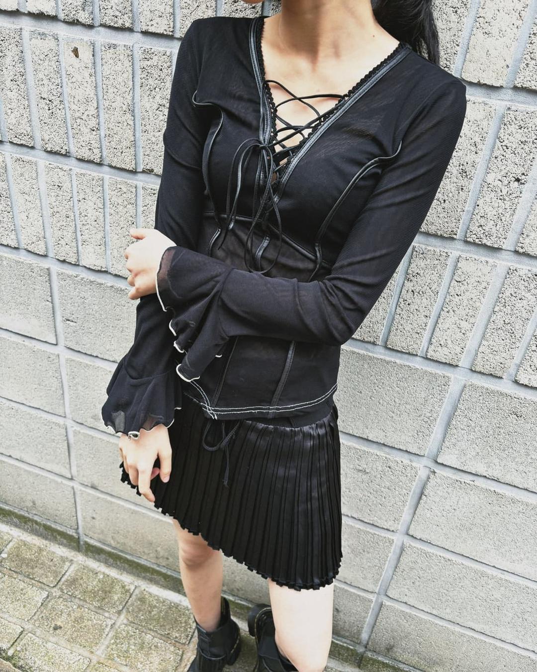 오즈온 스트랩 디테일 시스루 매쉬탑 | 후루츠패밀리