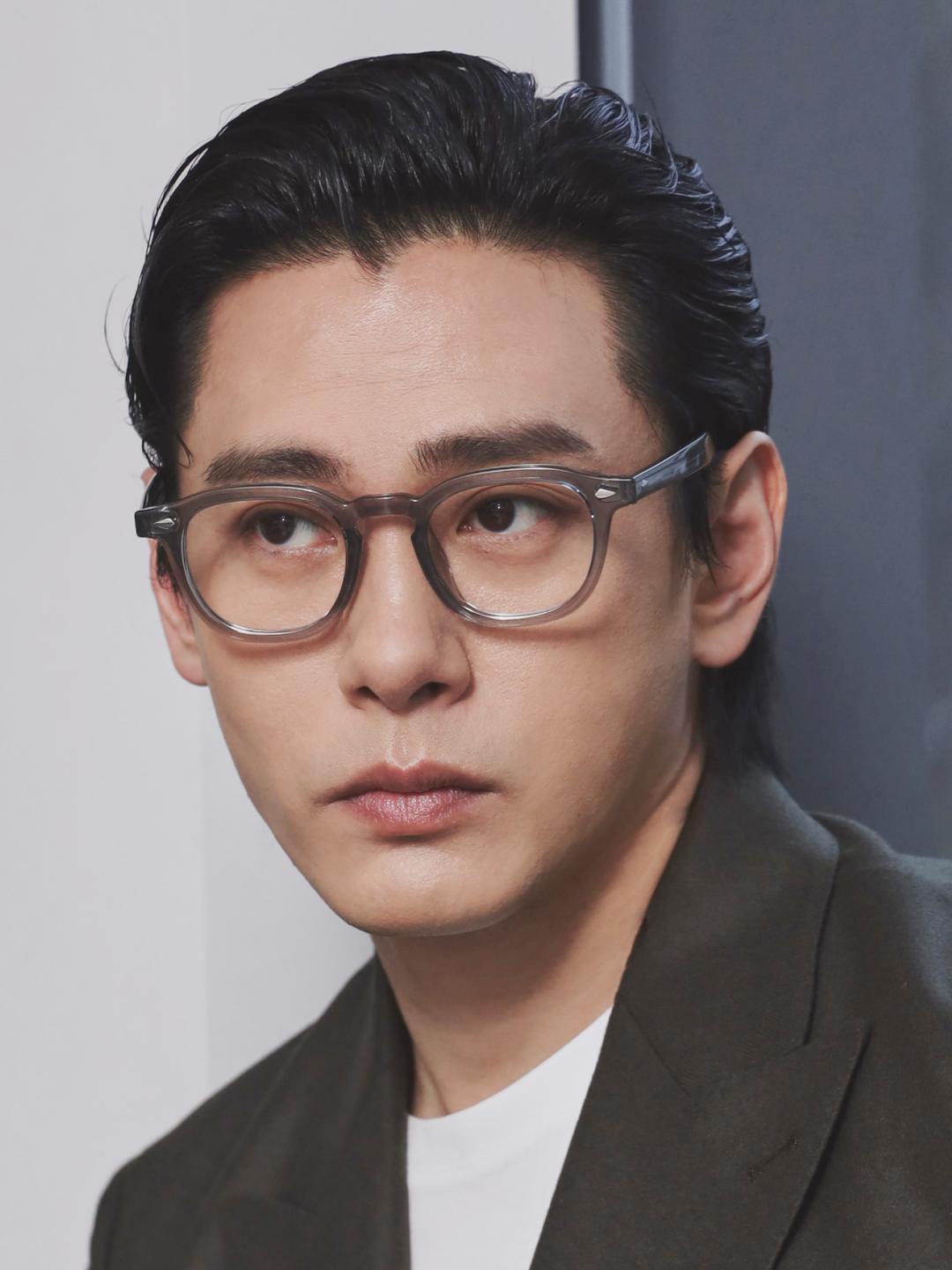 [2 size ] 유태오의 EPI 그레이