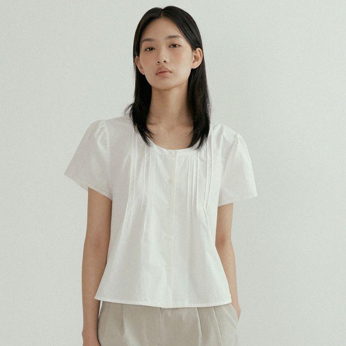 pintuck round blouse-ivory