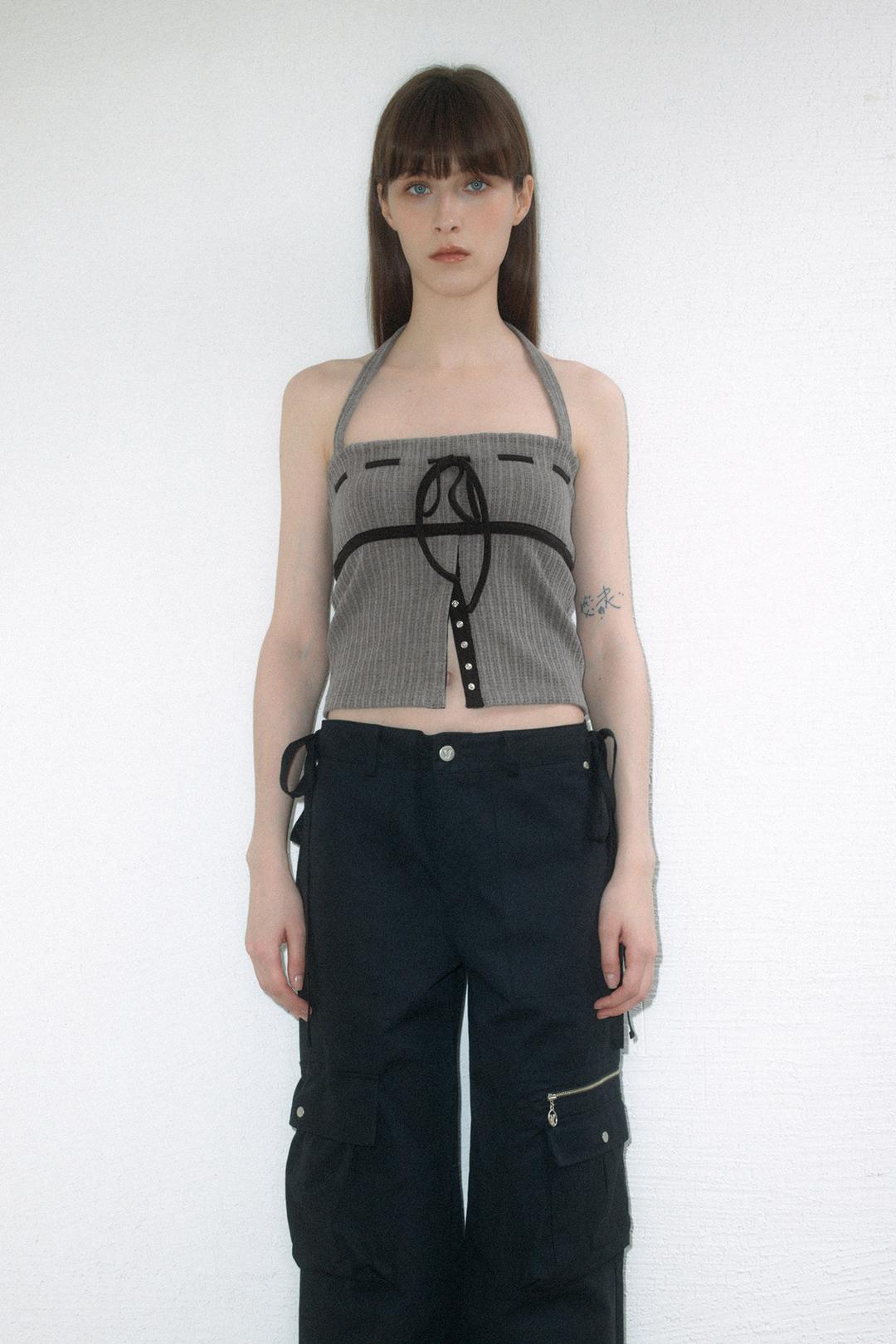 CUT OUT SNAP RIBBON SLEEVELESS TOP - GRAY (7/10일 예약배송)