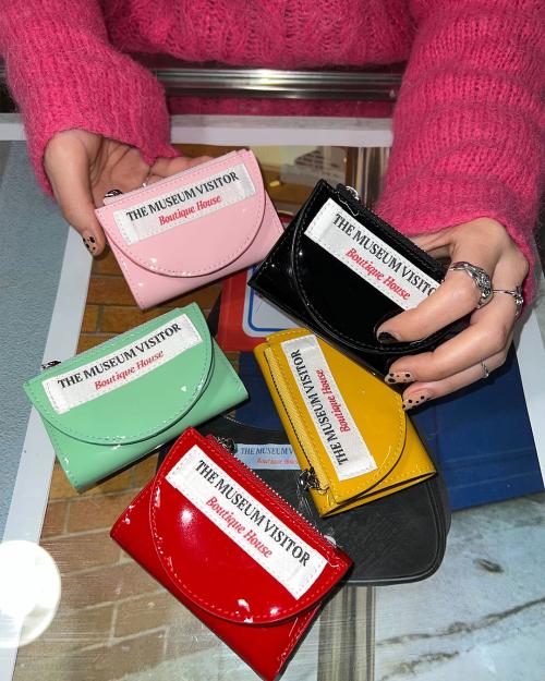 HALF CIRCLE ENAMEL WALLET