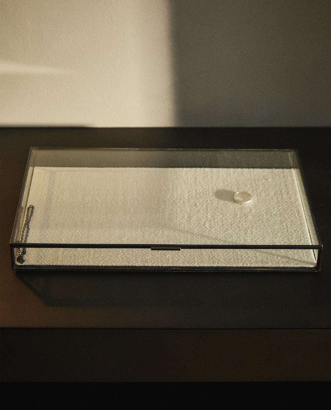 블랙 금속 테두리 주얼리 박스