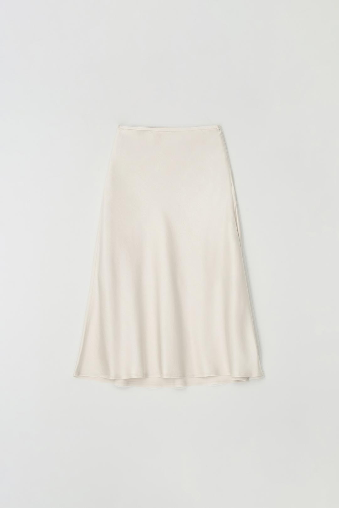 러스터 새틴 스커트 펄드 아이보리