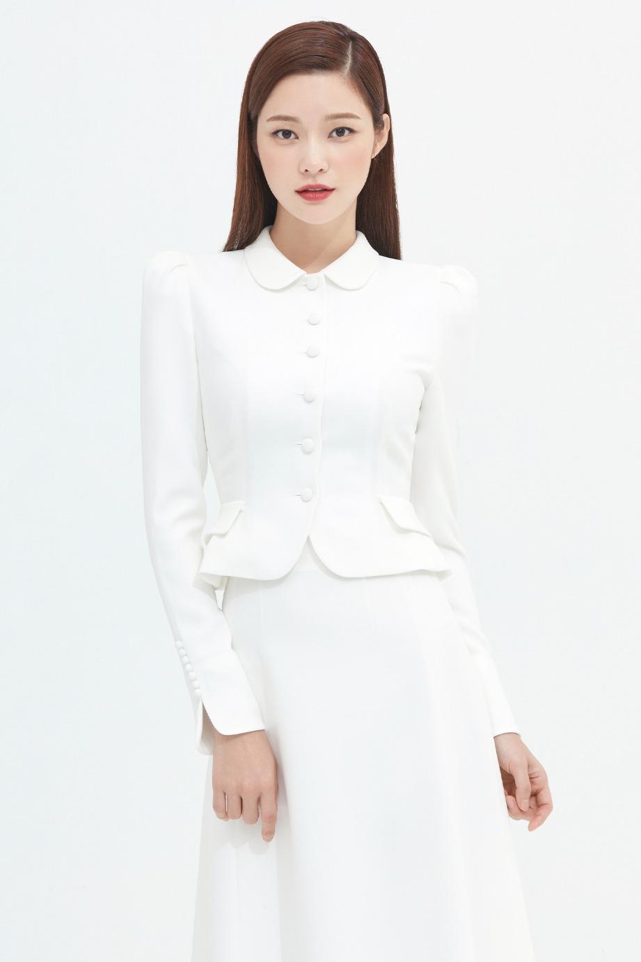 CREPE ROUND COLLAR FLARE JACKET