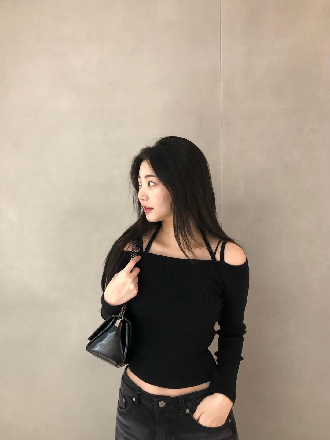 triple strap off shoulder - black