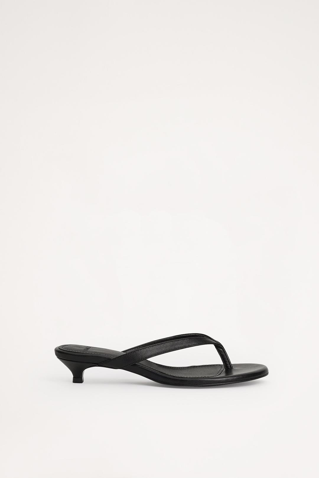 STRAP HEEL BLACK