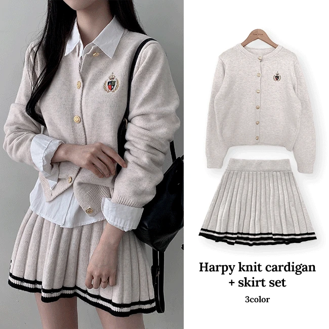 [투피스!/하이틴] 하피 루즈핏 자수 금장 니트 가디건 + 밴딩 A라인 플리츠 미니 스커트 (3color)