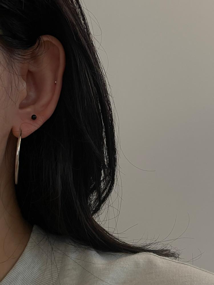 [모노로그] 블랙 진주 3mm 볼 피어싱 귀걸이 P063