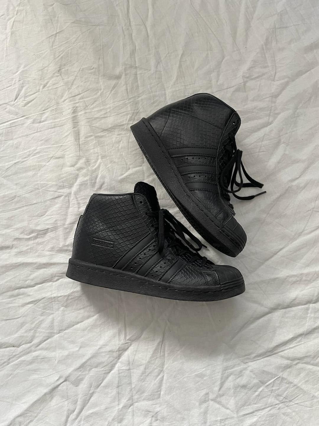 아디다스 히든 웨지힐 파이톤 슈퍼스타 스니커즈 | 후루츠패밀리