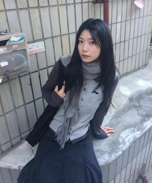 둥근 카라 배색 가디건 그레이