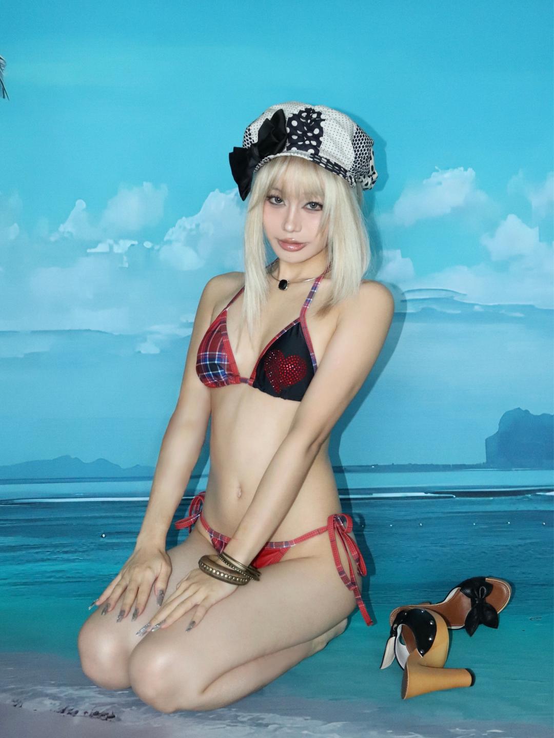 ONNASENSHI red check bikini