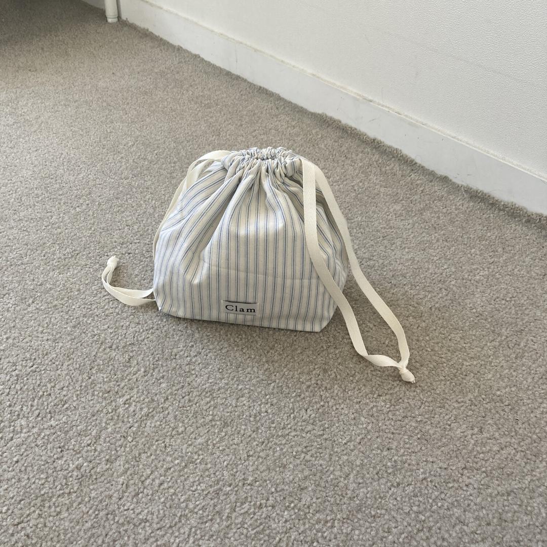 Clam string pouch _ Blue stripe